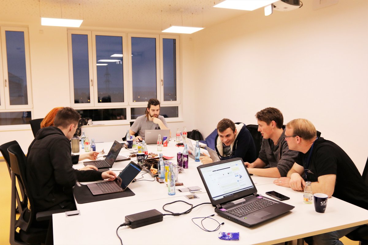 zuehlke_group's tweet photo. Unter dem Topic #EnhanceYourStudentLife widmeten sich rund 50 studierende, im Rahmen des #MSFTHackathon bei #Robotron in Dresden, zwei Tage lang dieser Fragestellung. Ein tolles Format, bei dem wir gerne wieder mitwirken!
#aiforgood #HackWithPartner #redbullbasementuniversity https://t.co/zVJX5160TM