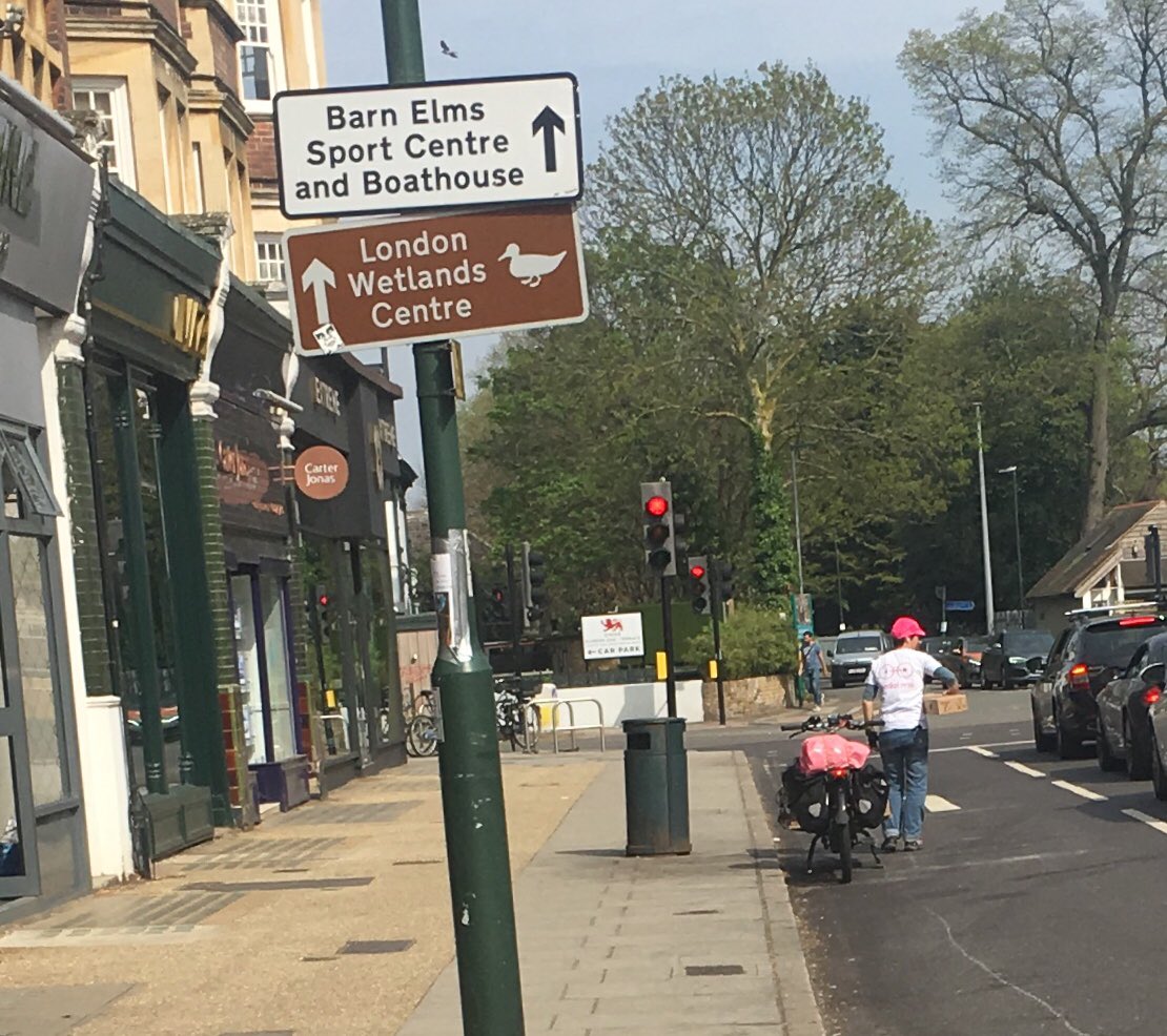 So Barnes residents just love the #lowtrafficneighbourhood vibe. U defiantly see more people on bikes, more @MobikeUK & @limebike & even a @pedalmeapp delivery. most say if @TfL bus services to H’smith tubes resume, they’ll be happy to leave things as they are #hammersmithbridge