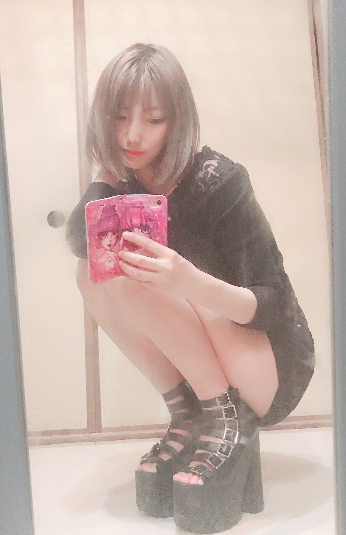 ぺ てんし 様 昔は高身長コンプやったけど もう吹っ切れて16cmのヒール買いました 身長のせいで好きな靴履けないのはおかしいし たまに男の人に間違えられるけど今日も強く生きていく ちなみに 174センチ 16センチなので190センチです
