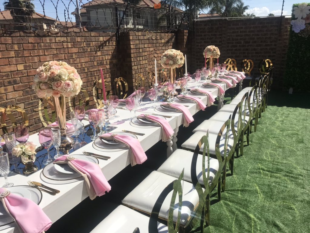 CullinaryCon's tweet image. Decor