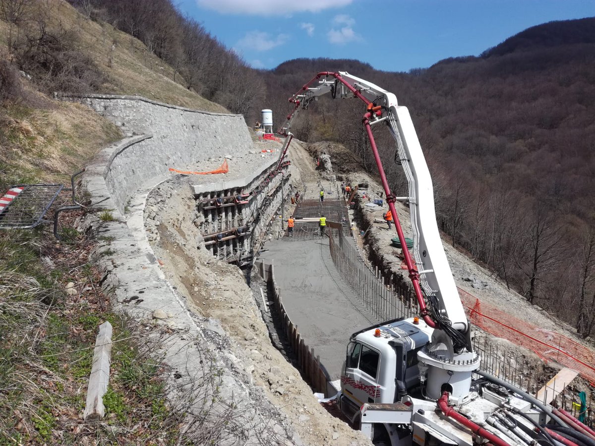 clientiANAS's tweet photo. #ANASinforma su #SS73bis tra San Giustino e Borgo Pace - in prossimità del valico tra #Umbria e #Marche nei prossimi giorni sarà avviata l’ultima fase dei #lavori: ricostruzione pavimentazione e barriere laterali.
Riapertura prevista entro metà maggio 2019. https://t.co/GVe9h208Qb