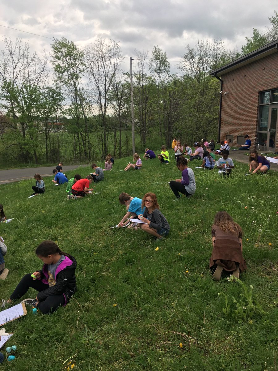 Bell3rdgrade's tweet photo. TNReady Egg Hunt! Working hard solving those math problems! 🐣 
#pvessuccess #everystudenteveryday
#ccsdtn https://t.co/QykKKm6XB6