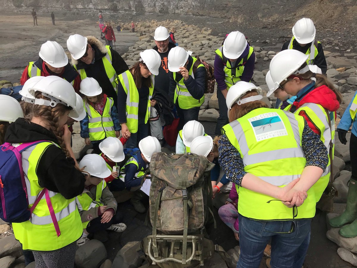 TEC_Kimmeridge's tweet image. We found some great finds on our bay tour yesterday including a fossil fish &amp;amp; fossilised cuttlefish! The group thoroughly enjoyed finding their own fossils with Steve, who was able to explain the stories behind his finds in the locality #fossils #storiesofdeeptime #fossilwalk 🌊
