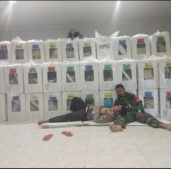 habibthink's tweet photo. Totalitas dalam menjaga suara rakyat. https://t.co/luA1Fz4gEa