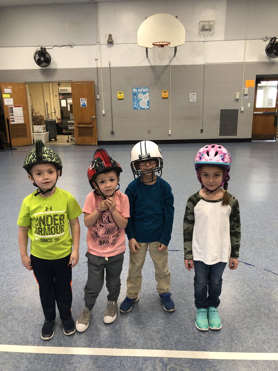 Fairview kinders learning all about helmet safety in health just in time for Spring Break! ☀️🚴🏽‍♂️ #FVfocused #MTPSpride @MissHesslein