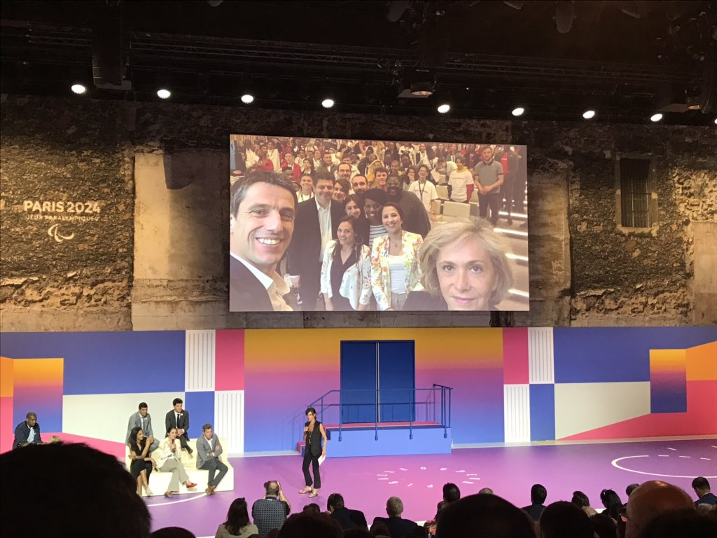 blandeleiris's tweet photo. Paris 2024 - saison 2, c’est parti!
Inclusif, innovants, spectaculaires... que de preuves citées ce soir qui nous engagent tous à créer des jeux différents! Bravo, @TonyESTANGUET et toute la team @Paris2024 c’est galvanisant... nous sommes fiers de faire partie de la team! https://t.co/aJ9A3WqFf1