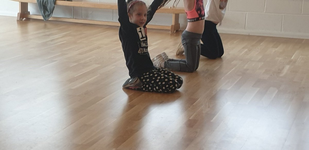 MrsPSmith7's tweet image. What a fun day of dance with the nursery children, p1, p2, p3 and p6.   #hwbactivationweek #goldaward #healthychoices