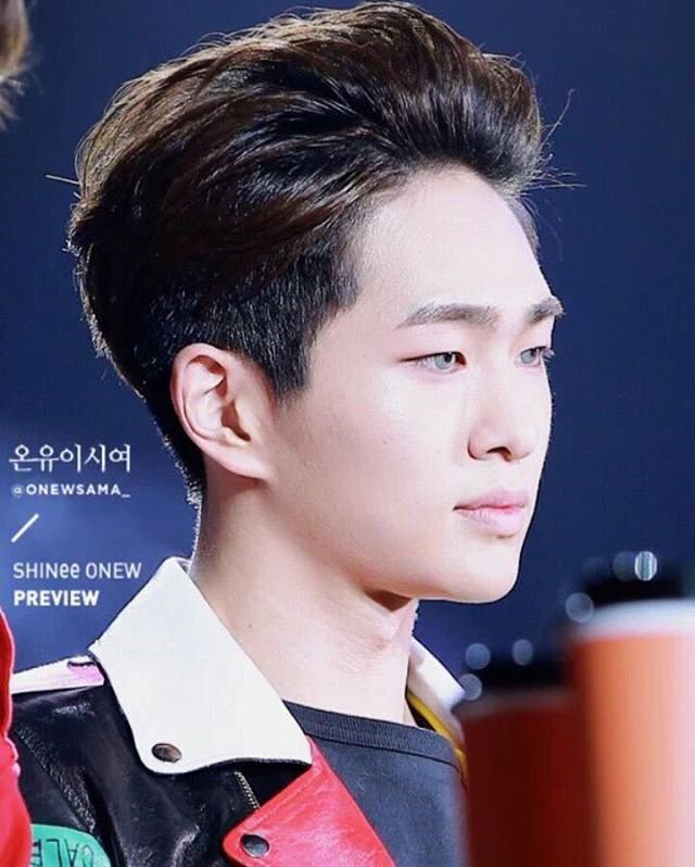 those cold gaze and the smile at the last photo.... the combination.... so handsome 