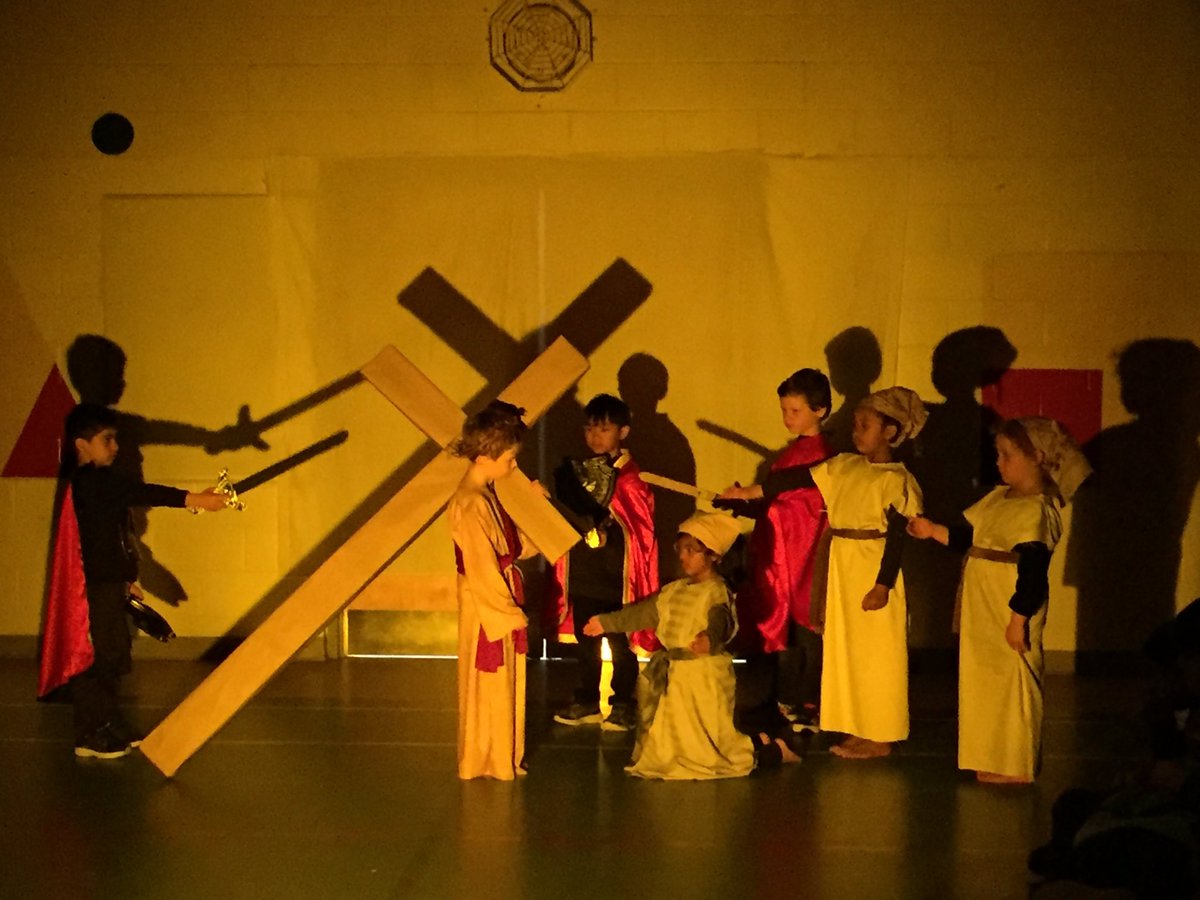 MsLuburic's tweet photo. Stunningly beautiful and emotional rendition of #StationsoftheCross Your endless hours of hard work paid off and your creativity never ceases to amaze @MrsDelaneyOCSB @LappaSTM ✝️🕯Well done grade 1 💕 @ThomasMoreOCSB https://t.co/FFLN8POTCq