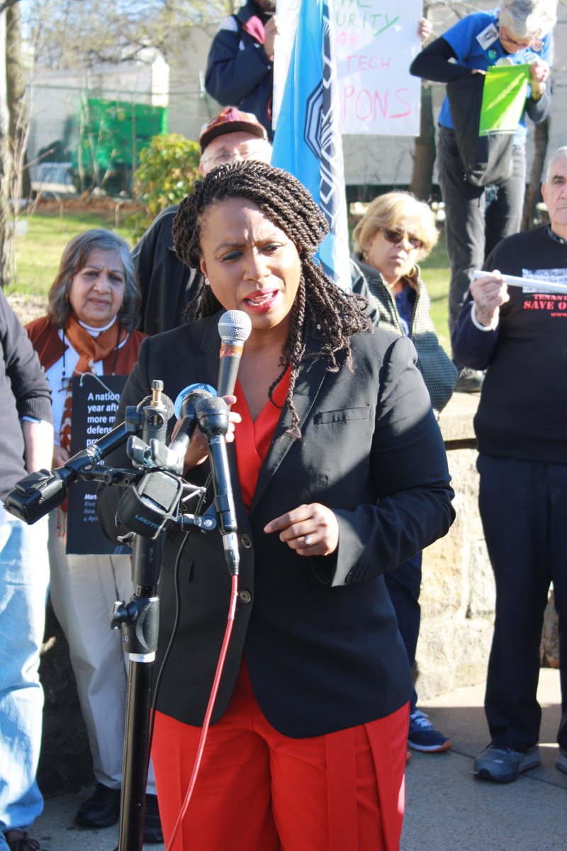 masspeaceaction's tweet photo. @RepPressley called for cutting the #military budget 25%, Vignesh Ramachandran of @350Mass pointed out the connections between war, empire, and climate disaster, and Jeff Klein of Dorchester People for Peace reminded of MLK's triple evils, war, racism, economic inequality 2/3 https://t.co/rXJ2RQ7LuR