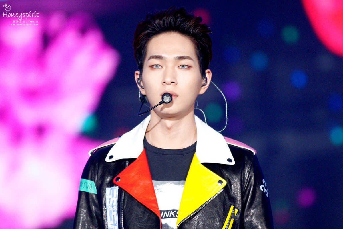 Jinki + hair styled up + dark colored hair + contacts = uLTIMATE HANDSOME COMBO. 