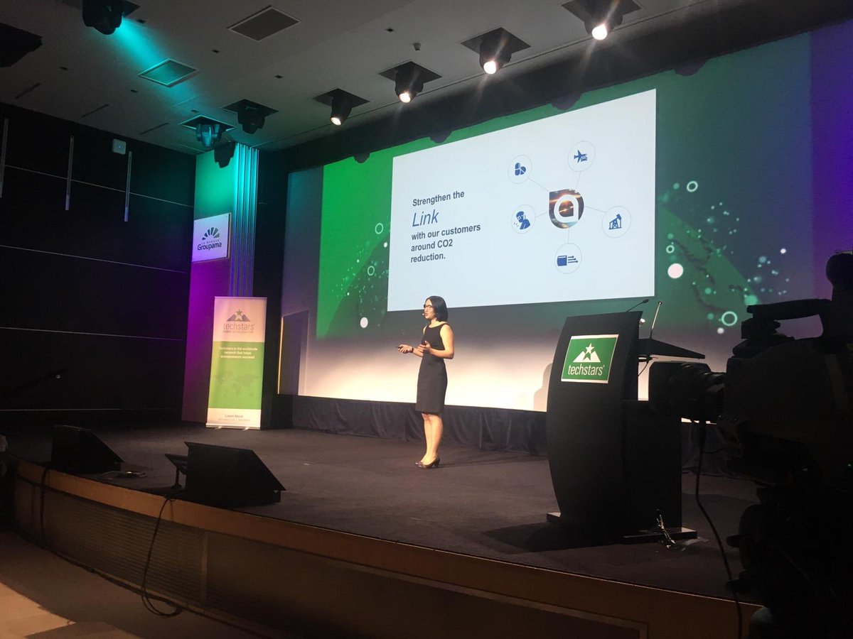 TechstarsParis's tweet photo. On passe maintenant à @airliquidegroup avec une introduction de @VirginieReynau1. Premier projet pitché : Low Carbon Link. 2e projet du groupe : Smart Container. 🔥🔥
#techstarsIntra #techstars https://t.co/b5UOWc4pKw