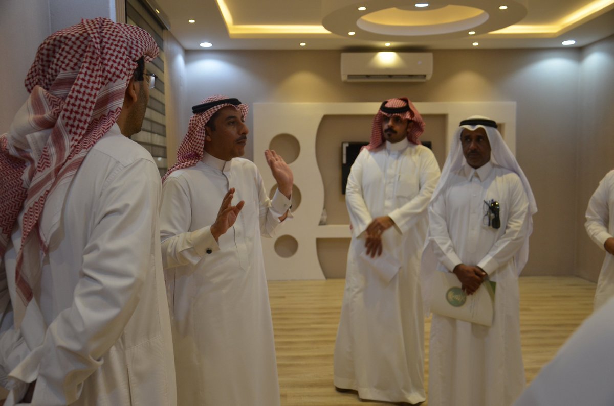 جوله سعادةمدير عام فرع وزارة البيئة والمياه والزراعة لمكتب الفرع في محافظة الشنان وزيارة سعادة محافظ الشنان في مكتبه.