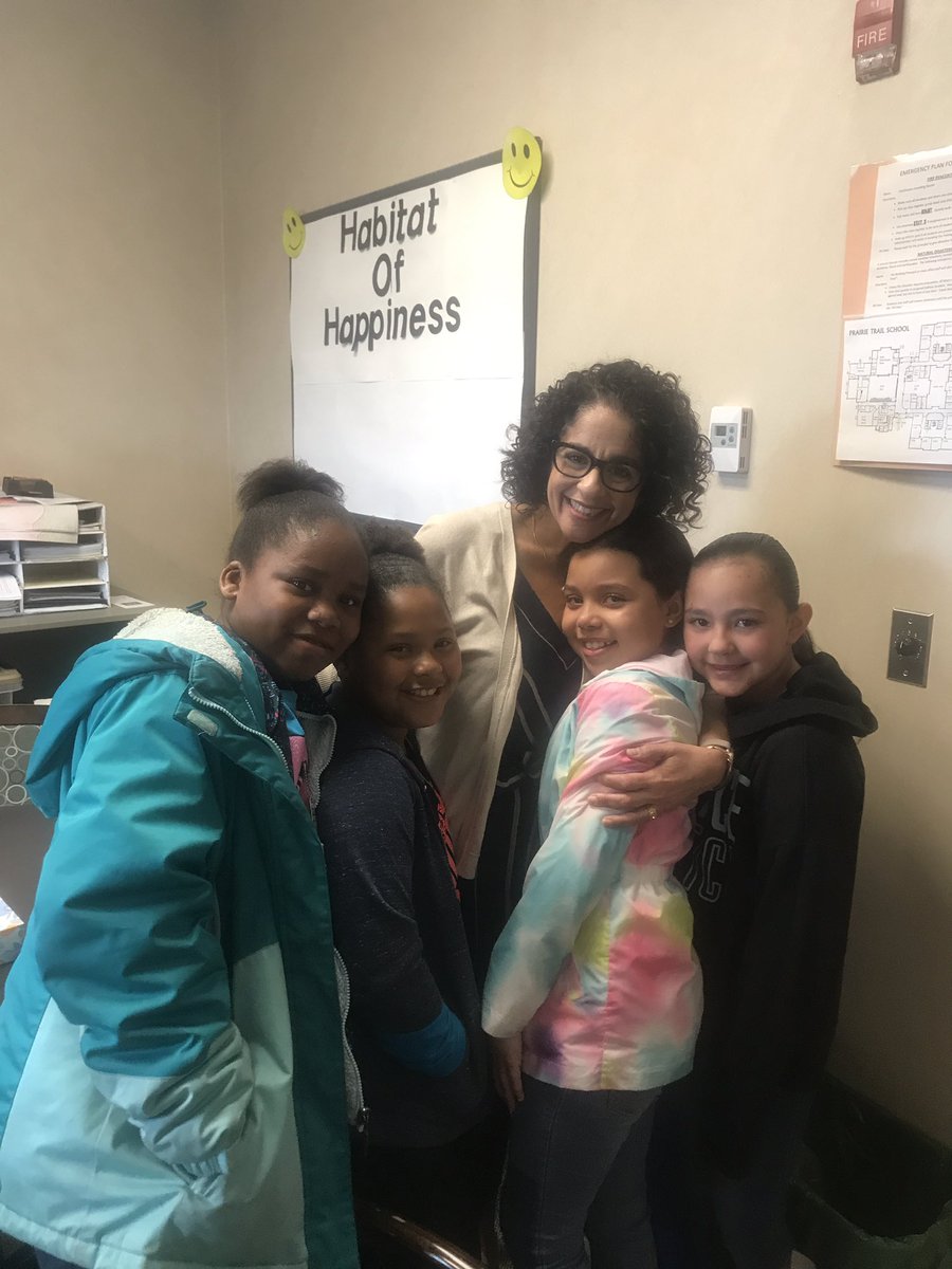 Hugs and smiles are always welcome <a href="/PrairieTrailD56/">Prairie Trail</a> #ptpride #D56Achieves <a href="/mrsmtorres/">Miriam Torres</a>