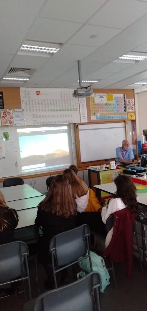Tenerife pupils meeting with OU professor Cayless and his colleague Jo, telling the pupils what to expect when we get there <a href="/DennyHighSTEM/">Denny High STEM</a> #stargazing #COASTtelescope