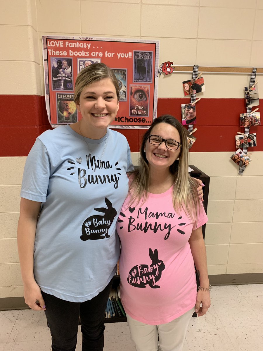 waddellsworld's tweet photo. #7thgrade teachers ❤️🖤❤️ twin day!! Stay tuned... pics of #ELiTE scholars are soon to come! @BryanCountyMS https://t.co/suS2XfIS2e