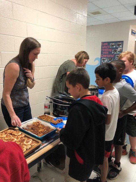 princshep's tweet photo. Pottery, southern food, and Tim Lowry (author and storyteller) are just a few of the highlights of our "Taste of SC" event for third graders. @chpinckneyelem #BeTheOnePinckney https://t.co/XyD7S6zrqi