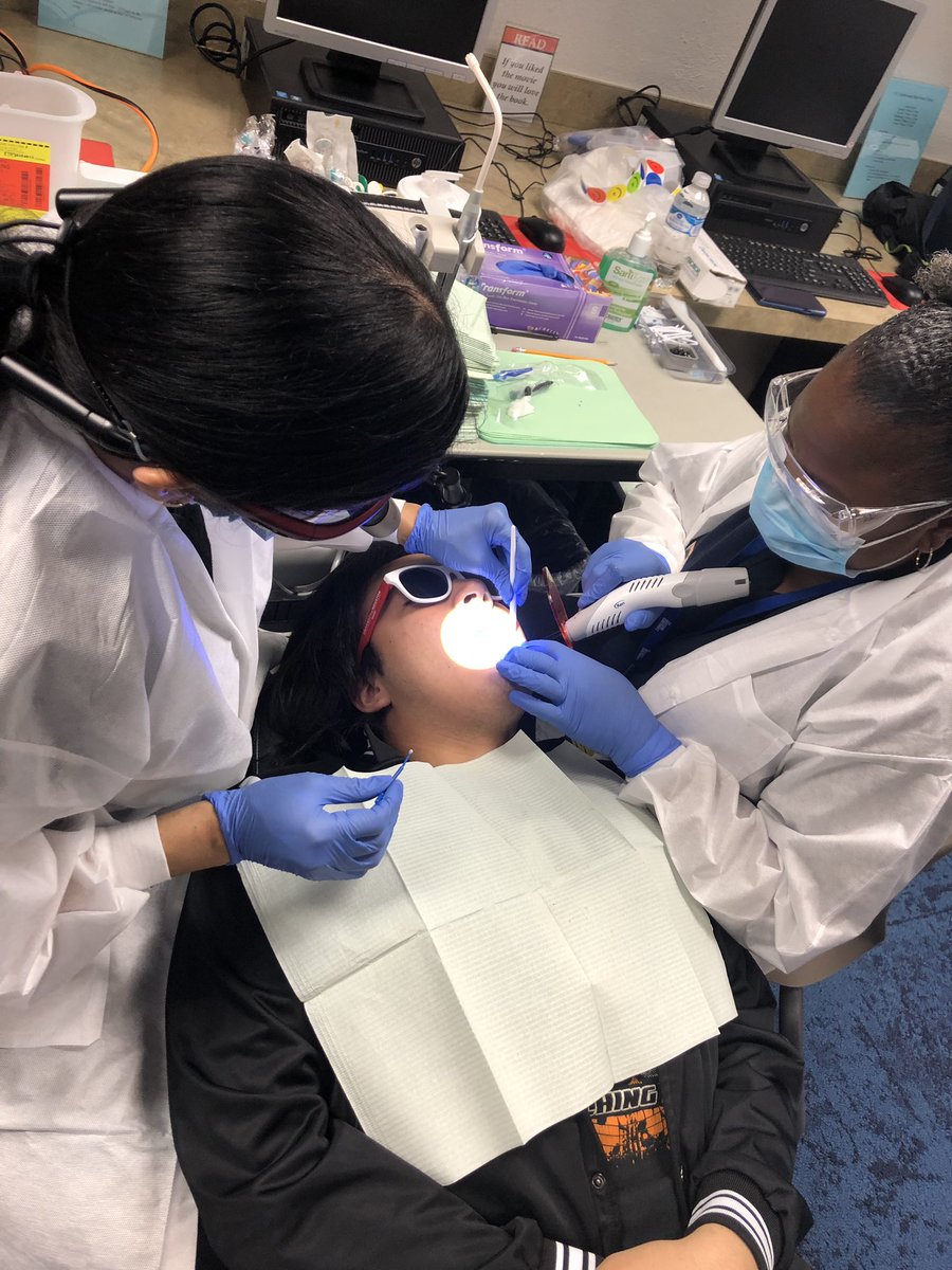 ScarborHS's tweet photo. Did you know that maintaining your oral health is significant to your over all health?
@HoustonHealth
Project Savings Smiles Outreach is on campus today educating our students on how to keep a healthy smile!
#projectsavingsmiles https://t.co/9No3EgWdT4