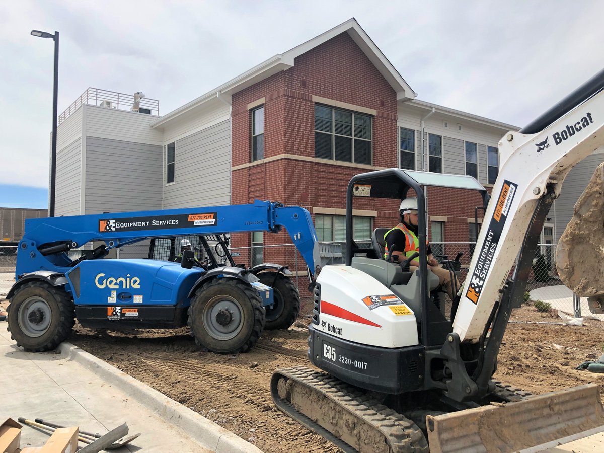 EbenEzerCares's tweet photo. The crew is busy inside and out! #visionforcaring Fransen Pittman General Contractors https://t.co/qMK8IffQHA