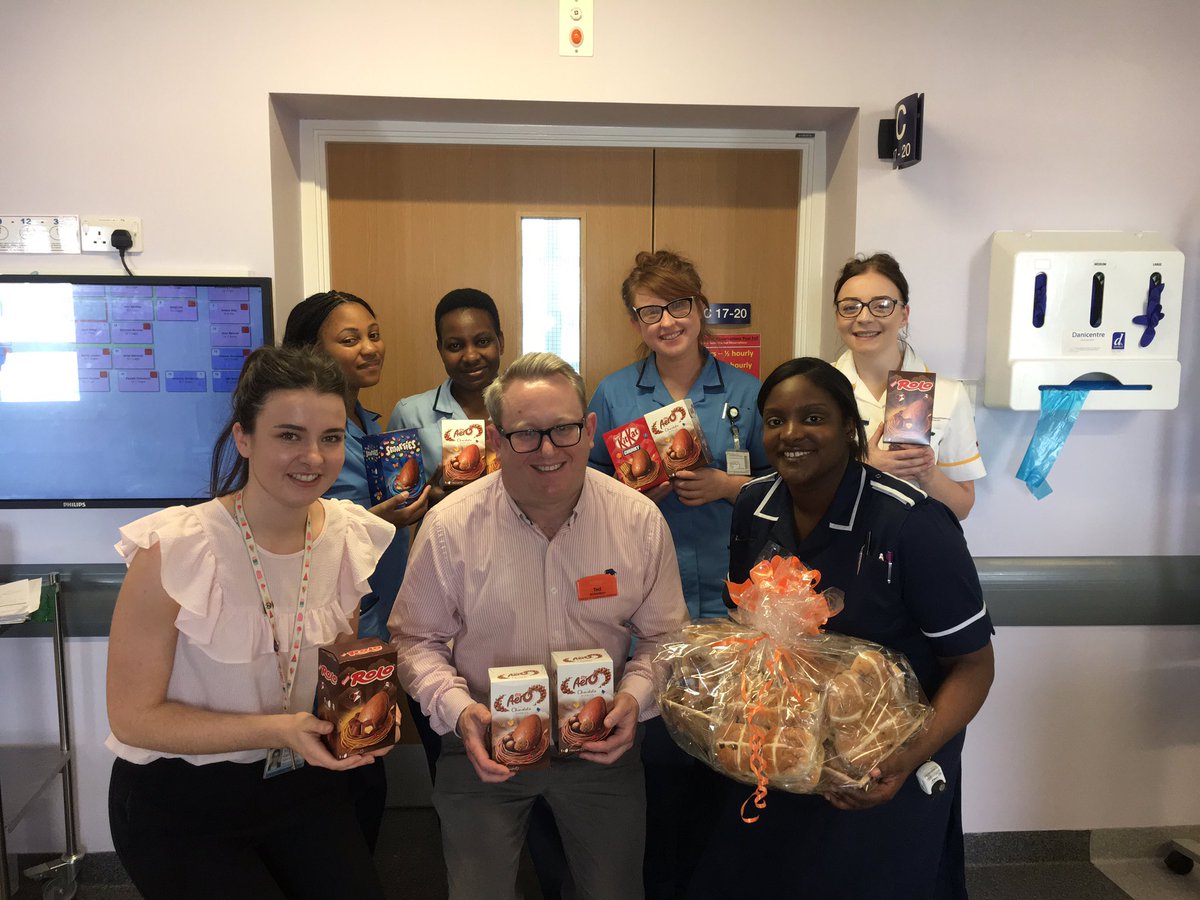 Ted_Rich14's tweet photo. @QEHBCharity thank you team for another great visit, always great to reward the staff and raise some Easter cheer by donating hot cross buns and Easter eggs from everyone @SunriseSrUK #SunriseofEdgbaston Happy Easter 🐣 https://t.co/4pxzcPBLcI