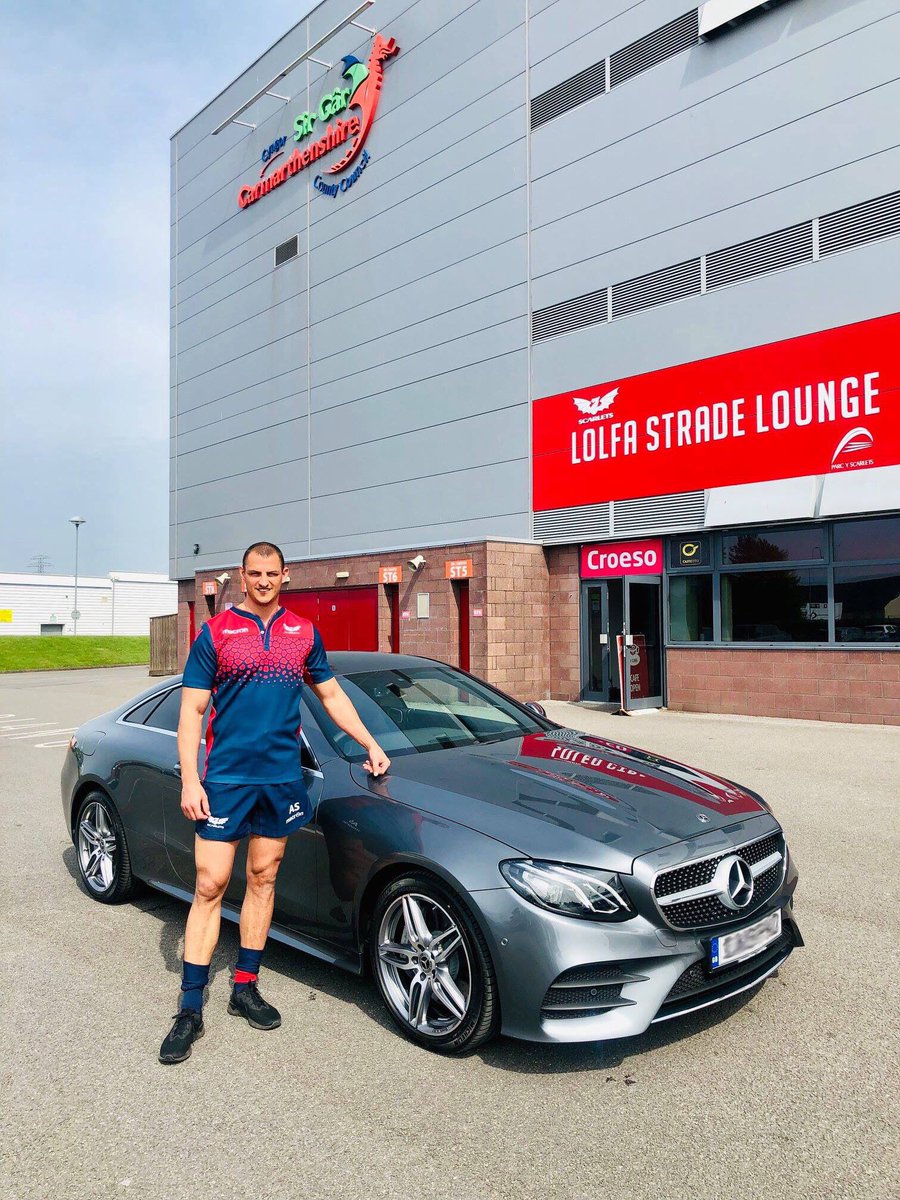 InterLeaseUK's tweet photo. Great to supply @scarlets_rugby @aaronshingler with his brand new car!
Thanks for choosing EVS and good luck with the injury recovery!
DM us with any VIP deal enquiries!
#MercedesVIP #scarlets #AaronShingler #rugby #deals https://t.co/kKeYSkDreR