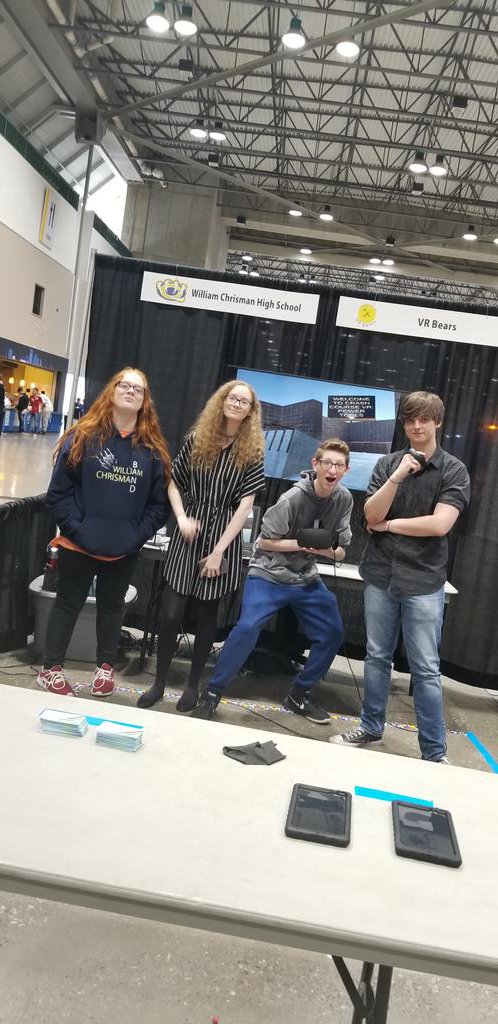 tinabelt2's tweet photo. @Chrisman_STEM VR Bears posing at the IBuild Showcase..Aren't they cute:)#isdstrong https://t.co/LTQH2SIirN