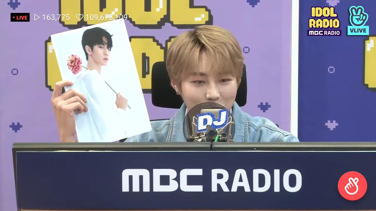 keioboysakurai's tweet photo. One thing i've learned from #IdolRadio tonight: #Broduce boys monitor each other up to this day๐ญ๐ญ๐ญ
โ: I always monitor #JBJ95
SG: We just saw Jinyoung's teaser today
#ํ์ฑ์ด #๋ฐฐ์ง์ #๊น์๊ท #์ผํ https://t.co/wzb23S2ZKv