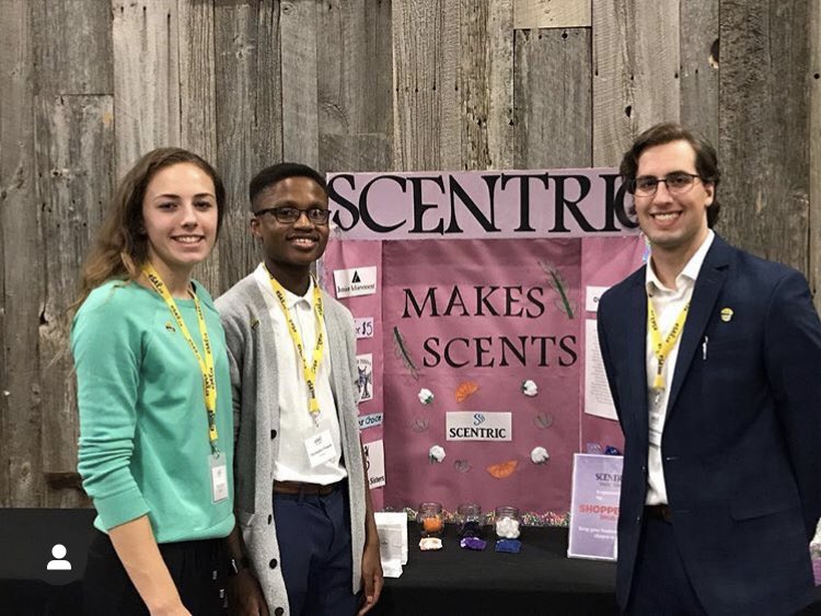 ScentricScents's tweet photo. The Scentric team had such an amazing experience at the @eSAXnetworking event last night! Also a huge thanks to @eSAXnetworking for allowing us to showcase our product. #JAottawa #business https://t.co/p9IrkcxMJR
