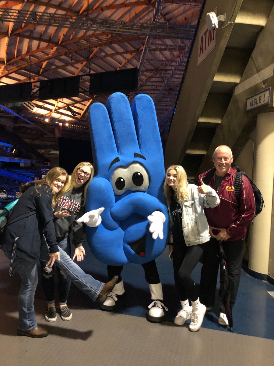 DavidStokke's tweet photo. Getting ready for WE 2019. Go Hornets! https://t.co/9yxMcAH7Td