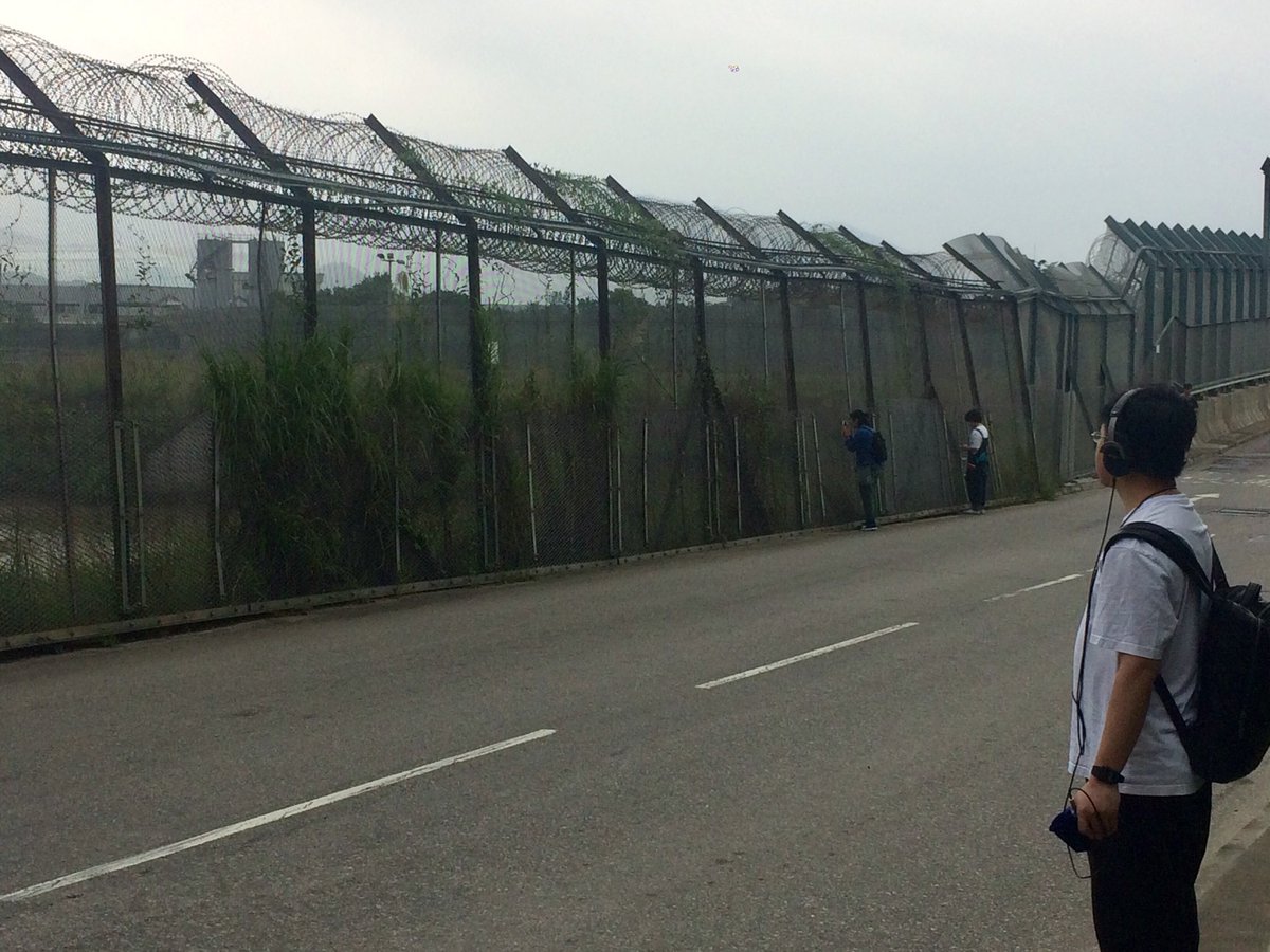 elenabiserna's tweet photo. #Listening to the #border between China and Hong Kong today. A #soundwalk for my #SoundBorderscapes workshop at Sound-pocket https://t.co/85nsTFFwxs