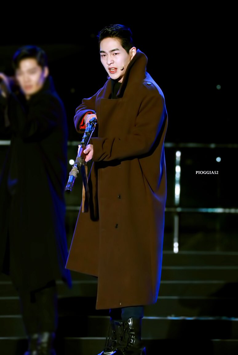 I know there are so many pics of Jinki styled up hair in his military days, but that's for another thread, maybe? thanks for following this thread until the end! I love you guys! Thanks for all who quote-ing with funny comments and all, I love to read it! 