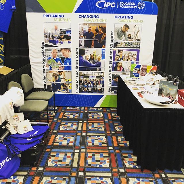 electronicsfdn's tweet photo. The #FIRSTrobotic Workd Competition is happening in Houston. Stop by booth 1009 and say hello to Charlene https://t.co/2RTbdZqXSY