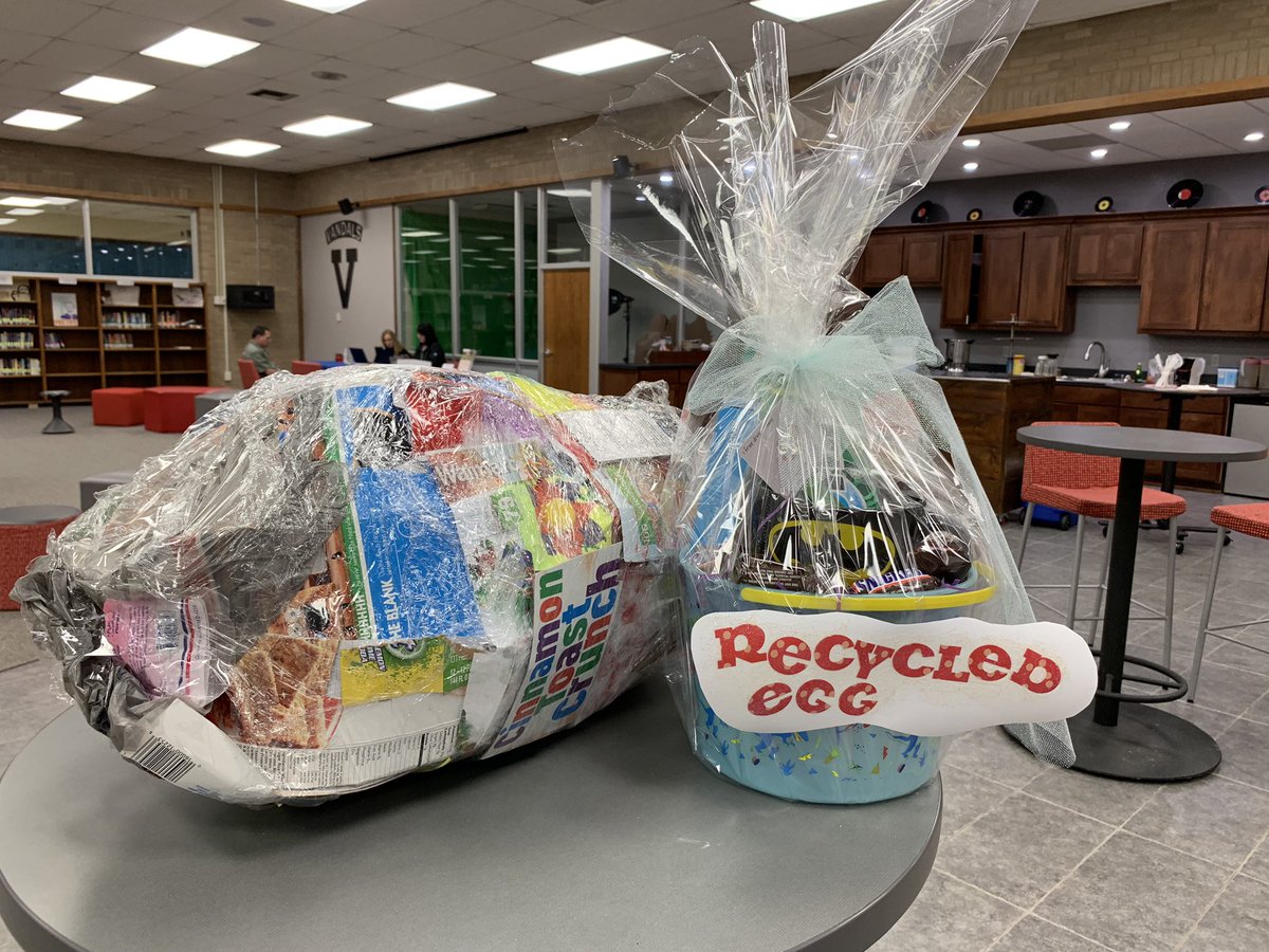 eringoesTECH's tweet photo. More winners from our Egg-cellent egg competition in the #VHSSteamRoom!  @JustDoLit, Joey Serenko, and Macie Skinner @VanVandals1 @vanedtech @VHSiTeam https://t.co/L2tQybAcYN