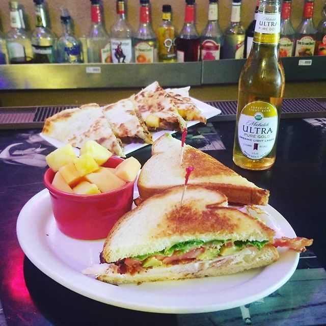 jhowardscafe's tweet photo. Turkey Avocado Club Sandwich

Smoked  Pork n Pineapple Quesadilla https://t.co/XzXZFc17YZ