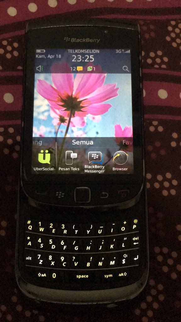 FidyaAsmarisa's tweet image. Terimakasih sudah menemani hari-hari kuliah di kampus dulu ☺️ #PING! #autotext #recentupdate #broadcast #invite #GoodbyeBBM