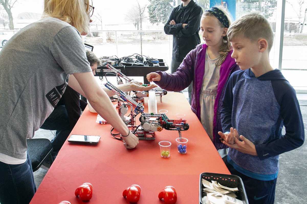 discoveryworld's tweet image. Robots are awesome! Join Discovery World and @ROKAutomation for day two of #RoboticsWeek and ignite the spark that could lead to an amazing career. #SpringBreak