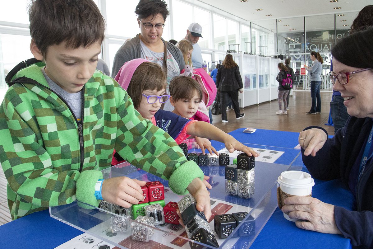 discoveryworld's tweet image. Robots are awesome! Join Discovery World and @ROKAutomation for day two of #RoboticsWeek and ignite the spark that could lead to an amazing career. #SpringBreak