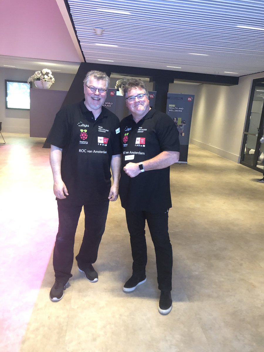 aguitacoco's tweet photo. @MBOZuidoost @finale Wat een topteam! Gefeliciteerd🎉 https://t.co/q5ReebZsM9