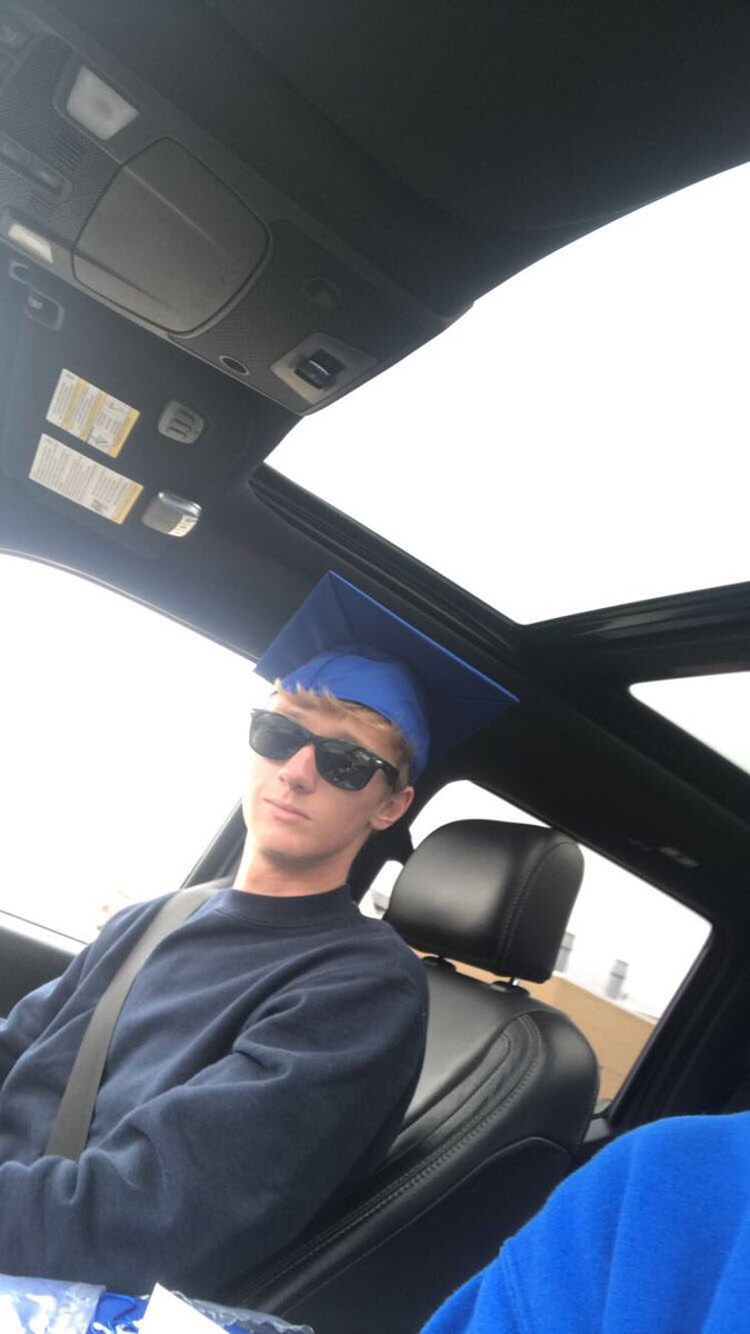 MasonHolstein1's tweet photo. “It’s graduation szn” https://t.co/jM573N1gGE