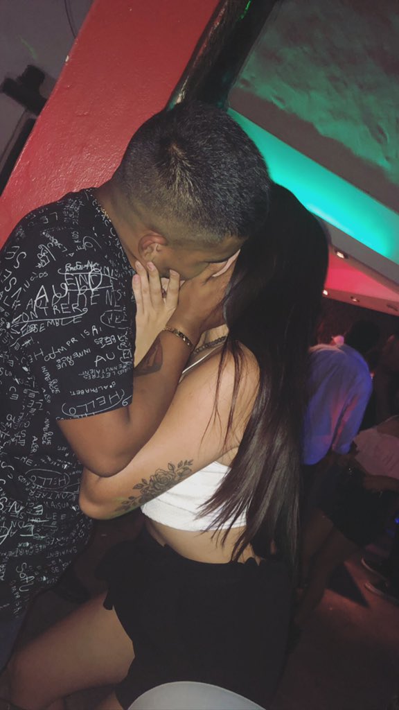 Aguscavigliaa's tweet photo. Feliz cumple Brayancito. Que seas feliz siempre. Te amo aunque la mayoría del tiempo quiera matarte 💖 https://t.co/PrzpmqDnx1