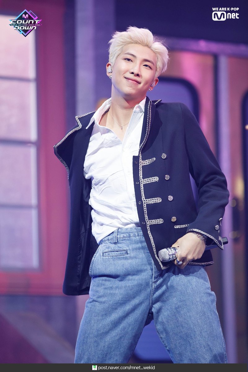 RLarioja's tweet photo. 📍 MCountDown @BTS_twt
.190418
.
. RM
.
.
#MAP_OF_THE_SOUL_PERSONA #Dionysus #BTS #방탄소년단 #MCOUNTDOWN #BoyWithLuv https://t.co/dEYbRa7Jf9