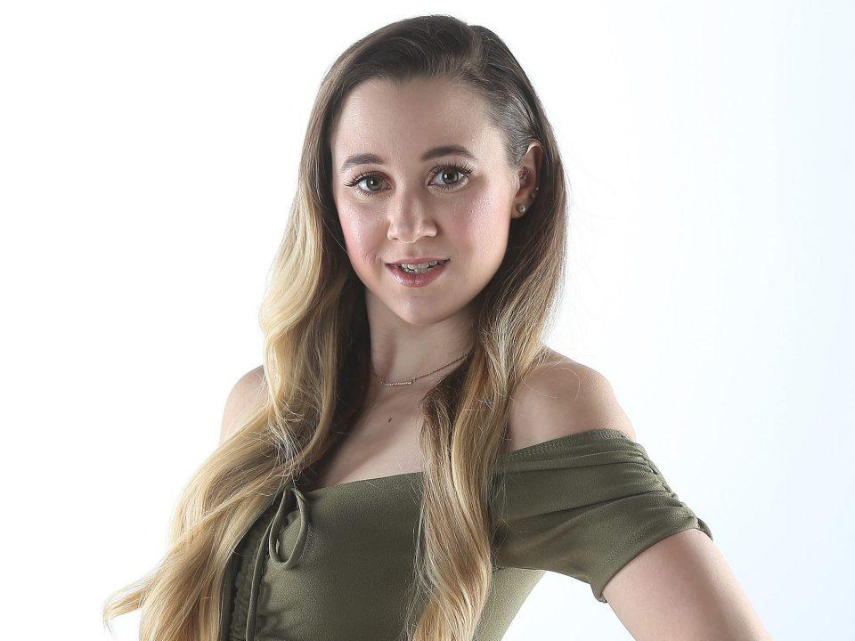 TheTorontoSun's tweet photo. SUNshine Girl Danielle enjoys cuddling with her dog, Tori, and eating pizza. https://t.co/I4S7Qf2rOo https://t.co/xLWiBCOqPF