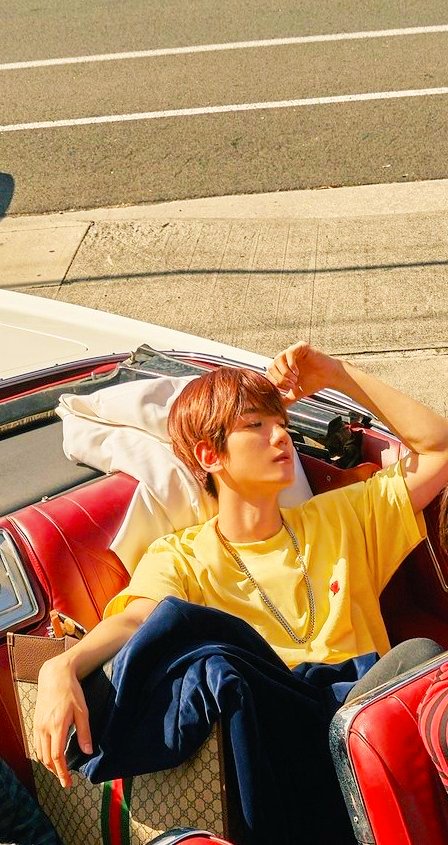 rokaloey's tweet photo. You can this make wallpaper you'r phone.
Baekhyun and Chanyeol yellow👕 
💛🐯🐱🍋🍍🧀💛🍺🥂💛🛎🌝📀💛💛
#EXO #CHANYEOL #BAEKHYUN #CBSH 😬 https://t.co/1xDXWp5itN