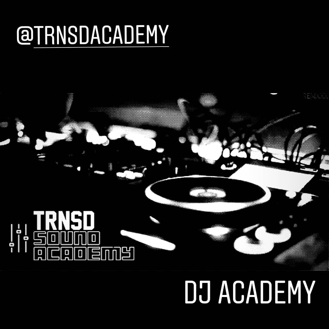 basmnt_'s tweet image. This Good Friday, myself and @QDJSA will be playing at Great Dane, Braamfontein 🤟🏾 Come through and see @trnsdacademy at work! 

⚡ BASMNT: 18:00 - 20:00 
⚡ Q DJ: 20:00 - 22:00

#LearnToDJ