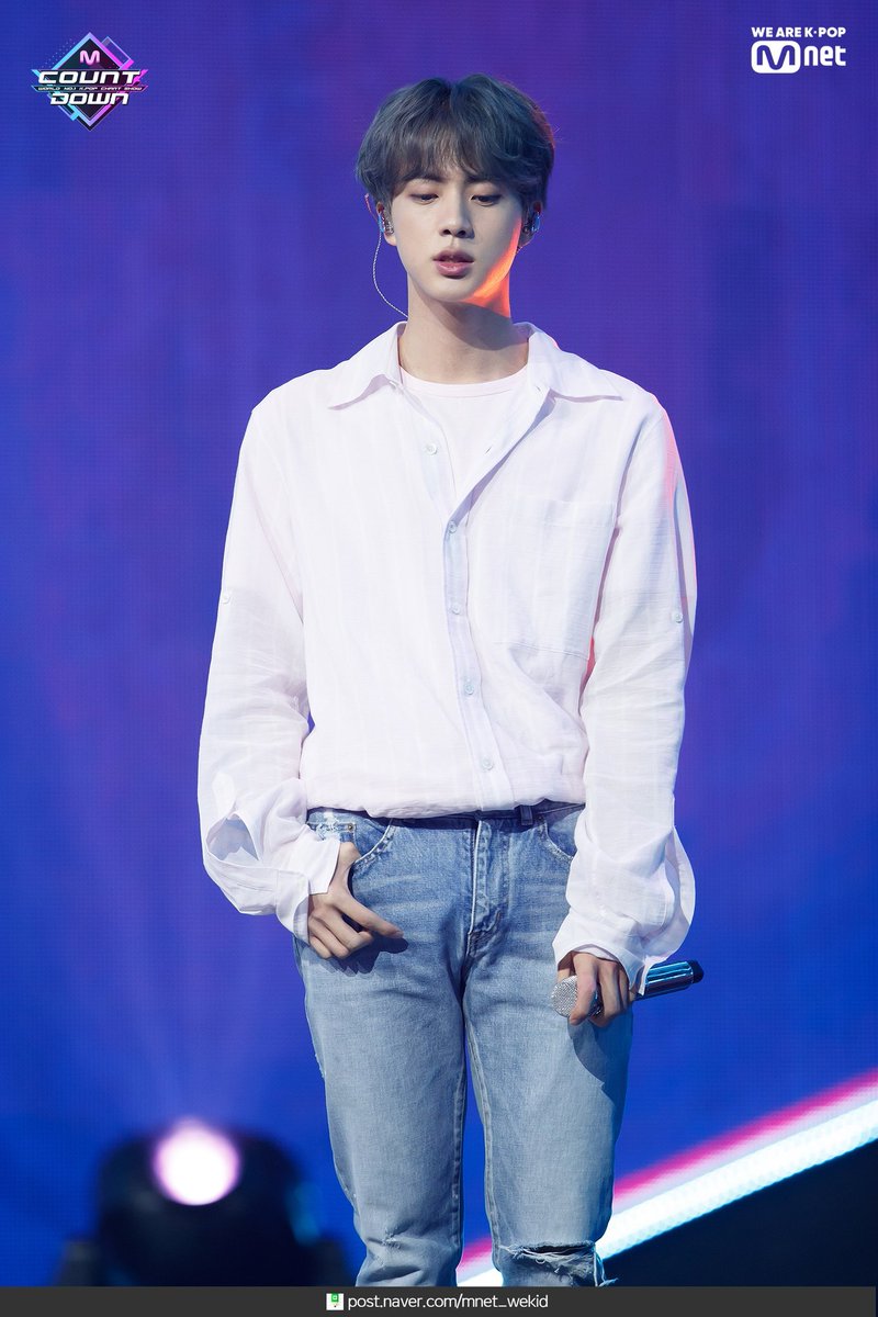 RLarioja's tweet photo. 📍 MCountDown @BTS_twt
.190418
.
. JIN
.
.
#MAP_OF_THE_SOUL_PERSONA #Dionysus #BTS #방탄소년단 #MCOUNTDOWN #BoyWithLuv https://t.co/4AhgXPtJWR
