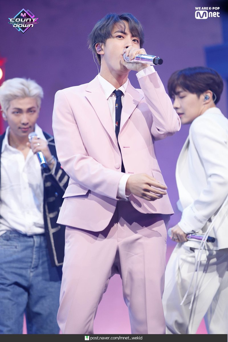 RLarioja's tweet photo. 📍 MCountDown @BTS_twt
.190418
.
. JIN
.
.
#MAP_OF_THE_SOUL_PERSONA #Dionysus #BTS #방탄소년단 #MCOUNTDOWN #BoyWithLuv https://t.co/tstirZdEyz