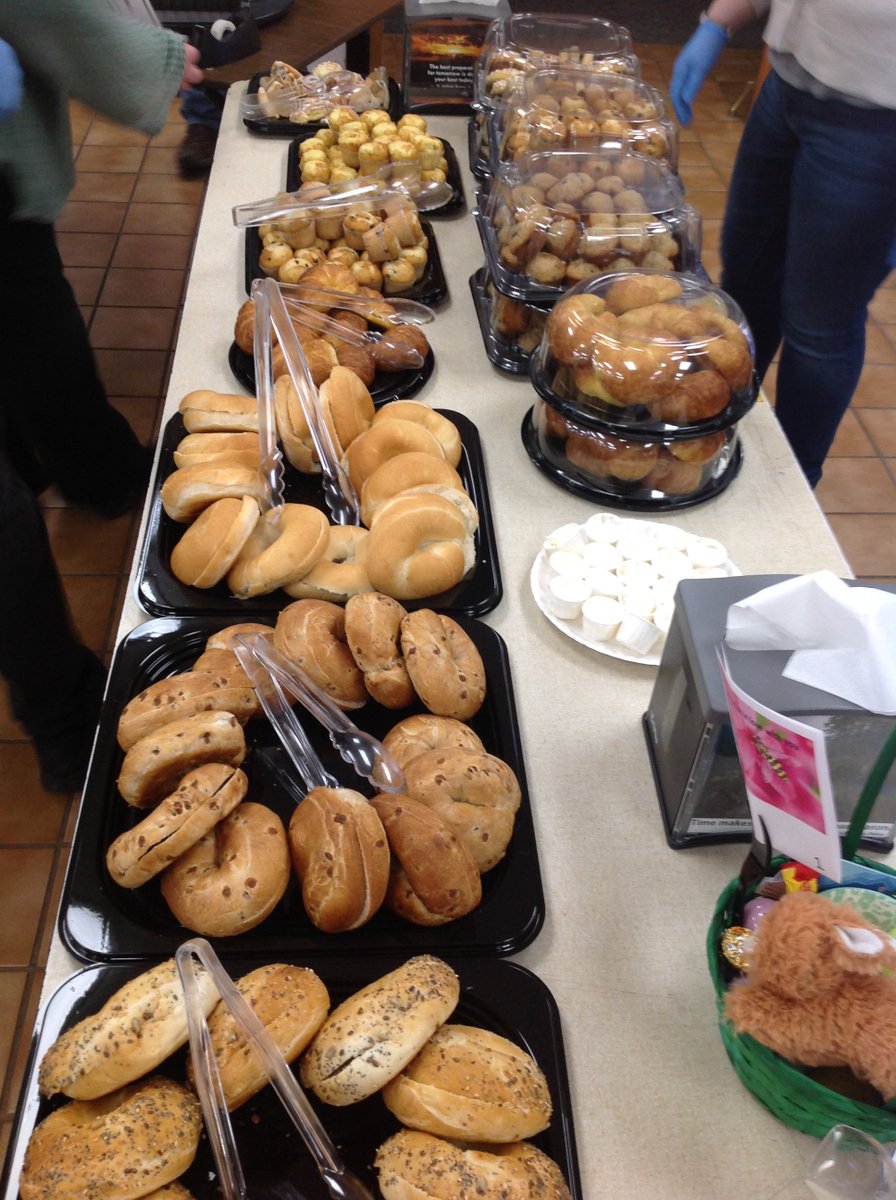 FireMtnGems's tweet photo. It's a beautiful spring day here at Fire Mountain Gems and Beads and it's Employee Appreciation day! Breakfast is served! 😍
#companyculture #InsideFireMtn #FireMtnFun https://t.co/x0w8dDGYsi