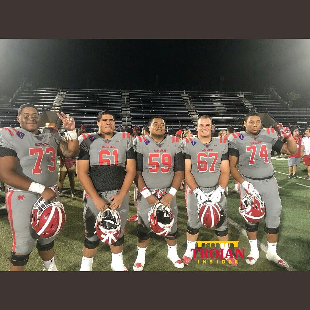 Taiheeeem's tweet photo. I wouldn’t be were iam now  without my brothers right here ! Played every down for Each other and I couldn’t ask for a better line 🤞🏽✊🏾much love #NationalLinemanAppreciationDay https://t.co/NKpWBXvIxE