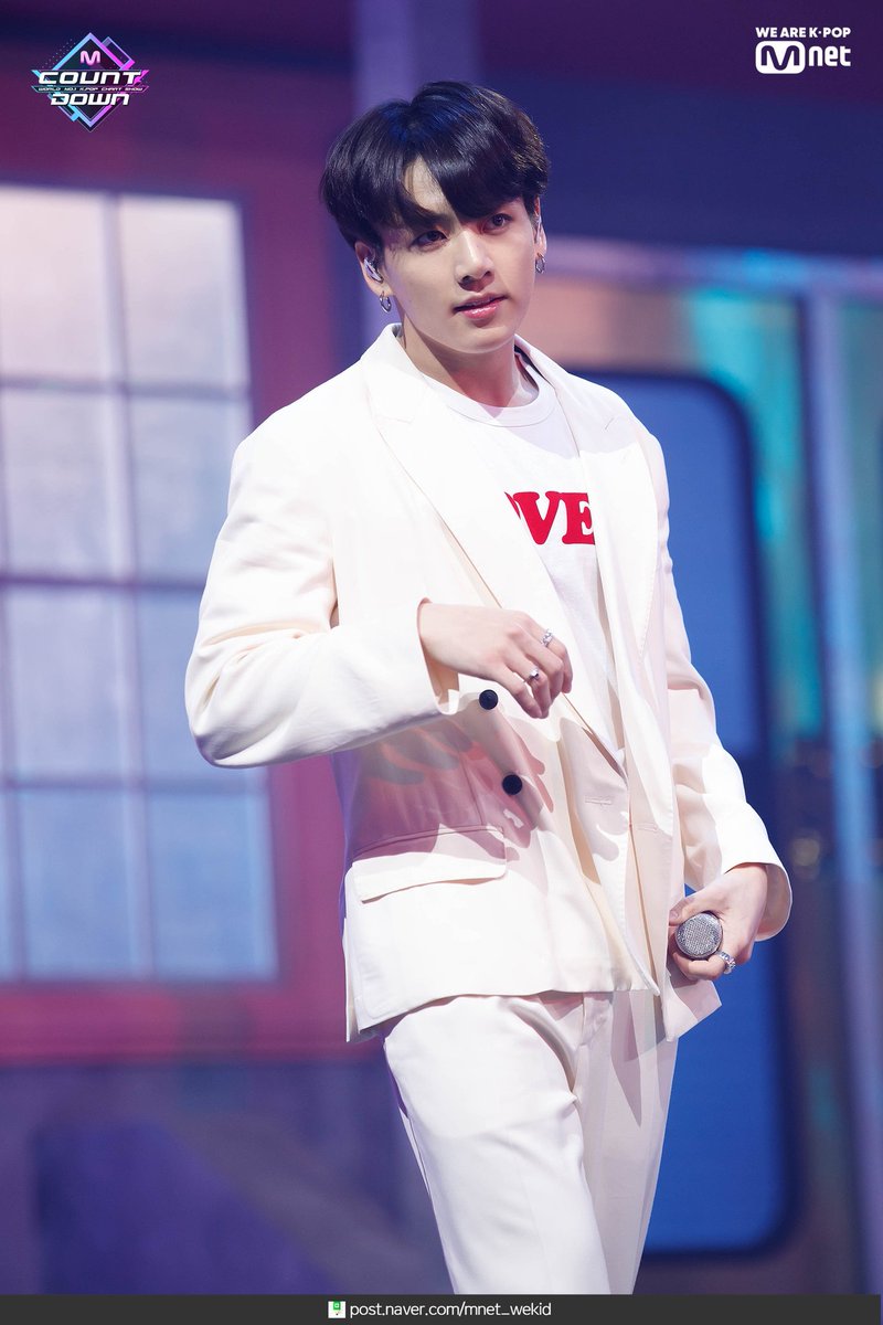 RLarioja's tweet photo. 📍 MCountDown @BTS_twt
.190418
.
. JUNGKOOK
.
.
#MAP_OF_THE_SOUL_PERSONA #Dionysus #BTS #방탄소년단 #MCOUNTDOWN #BoyWithLuv https://t.co/Uru4e6cruZ