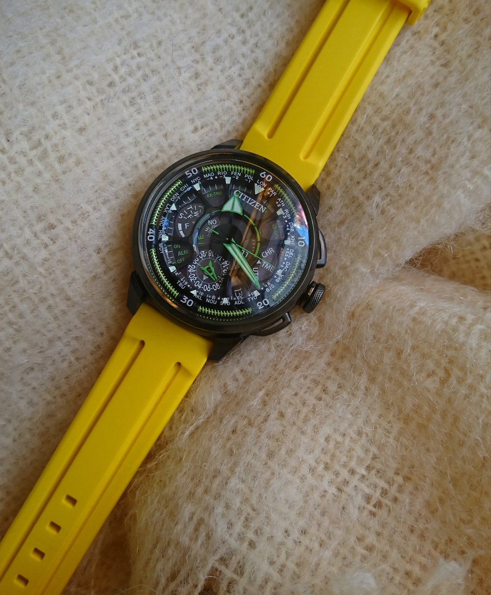 junichisonic's tweet photo. 最近お気に入りの腕時計。
地球上どこにいても衛星から受信するシチズン サテライト ウェーブ。
#CITIZEN #SatelliteWave
#F990
MADE IN JAPAN の多機能叡知を応援したくてね😄
グリーンの針も気に入りました。
ベルトはこれからの季節に合わせて、ポップなイエローにカスタマイズ。 https://t.co/71f5HeC69a